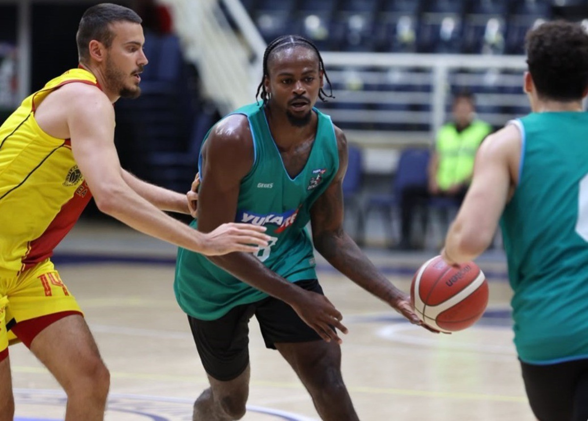 Y. Denizli Basket ilk provasında Göztepe ile berabere kaldı