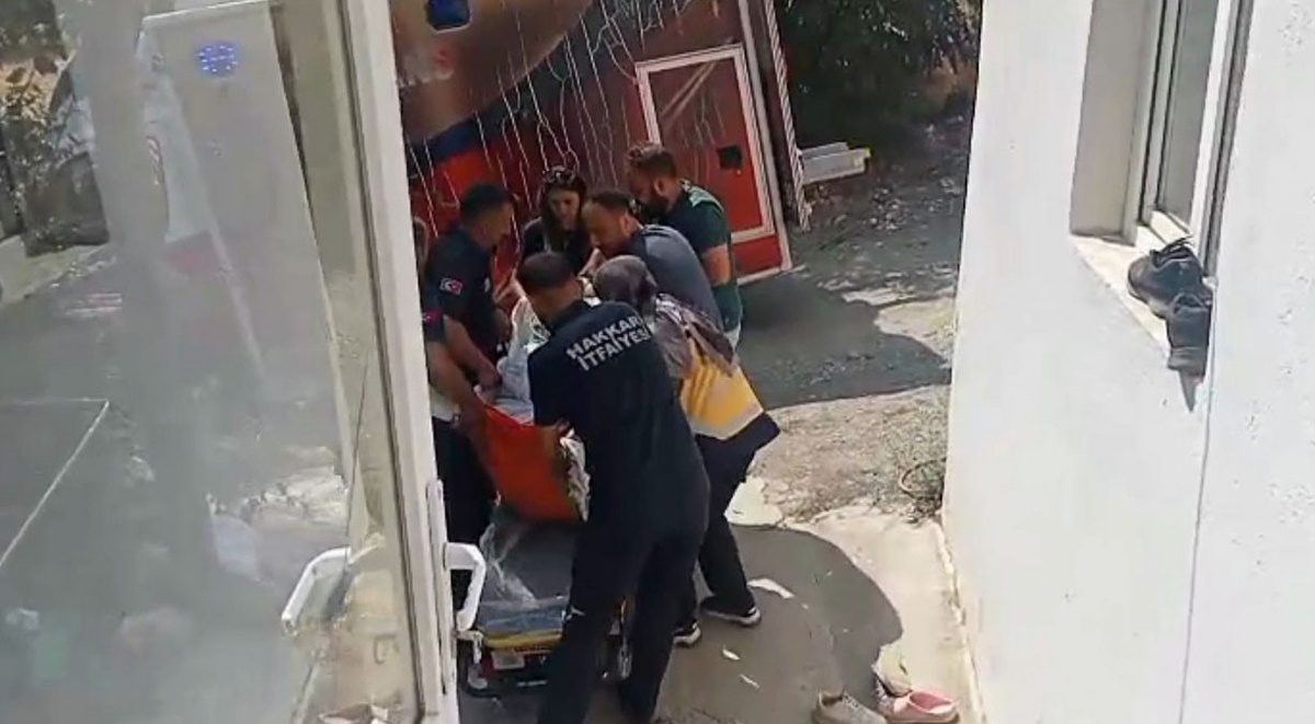 Yatağa Bağımlı Hasta Hastaneye Ulaştırıldı