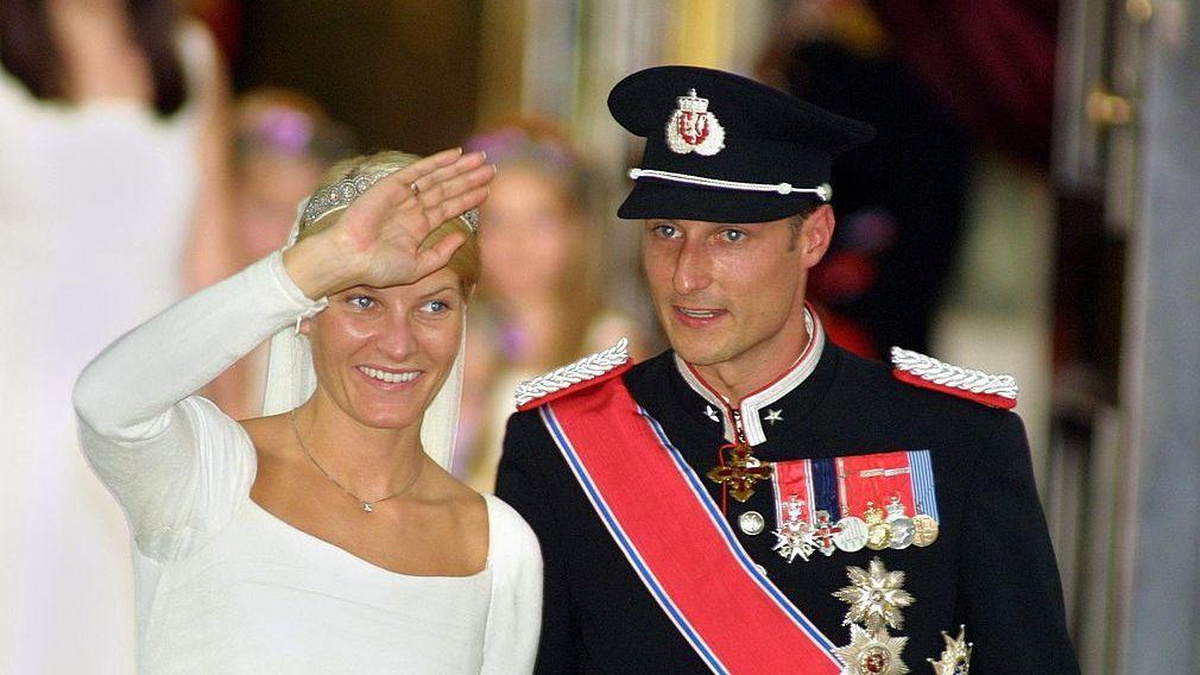 Kral Haakon, Norveç Tahtına Geçti