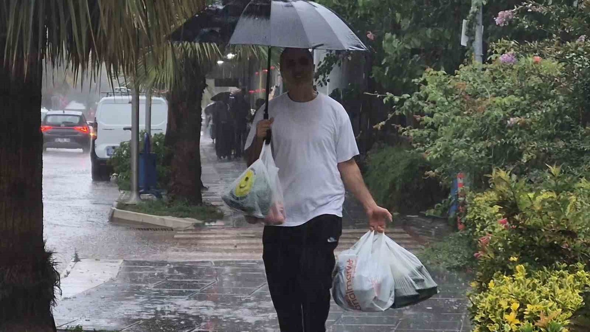 Bartın'da Sağanak Yağış Hayatı Olumsuz Etkiledi