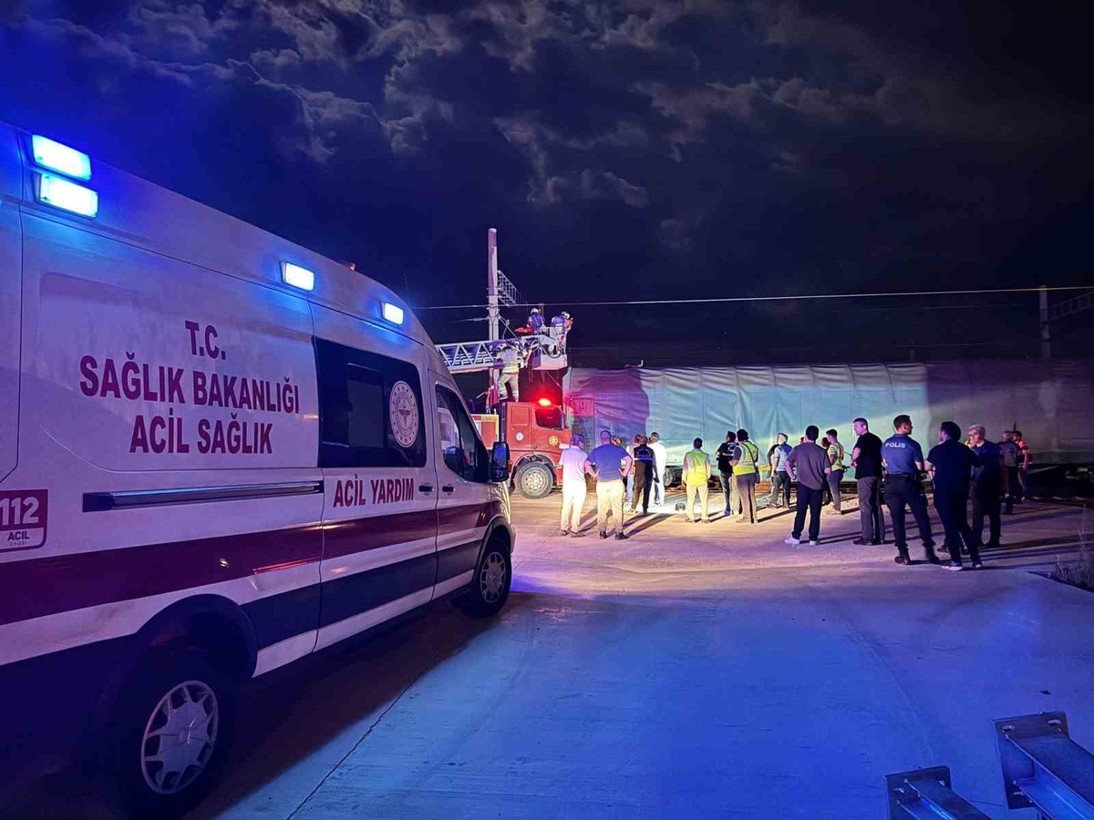 Tren Garında Elektrik Akımına Kapılan İşçi Hayatını Kaybetti