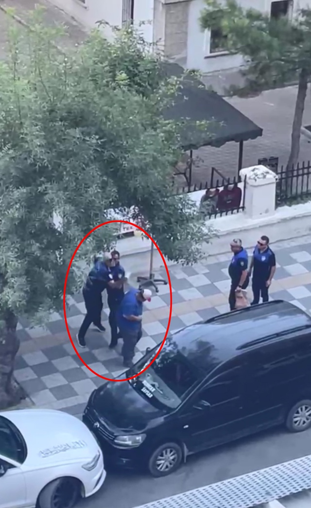 Vicdanları yaralayan görüntü! Neyse ki o zabıta için gereken yapıldı