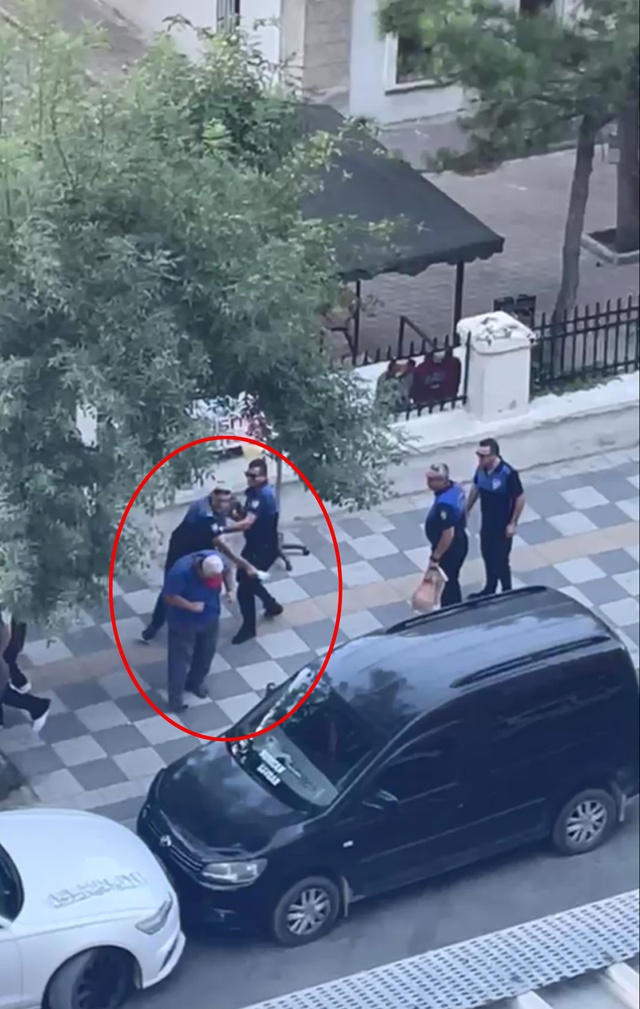 Vicdanları yaralayan görüntü! Neyse ki o zabıta için gereken yapıldı