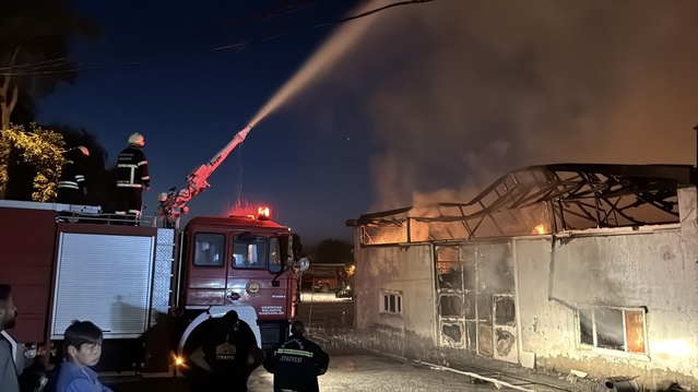 Erzincan'da Mobilya İmalathanesinde Yangın