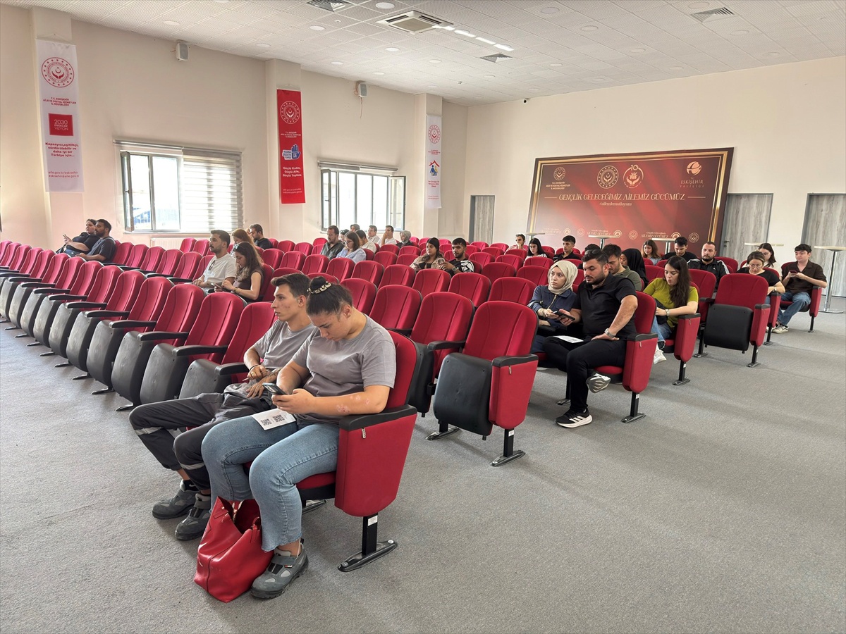 Genç Çiftlere Evlilik Eğitimi