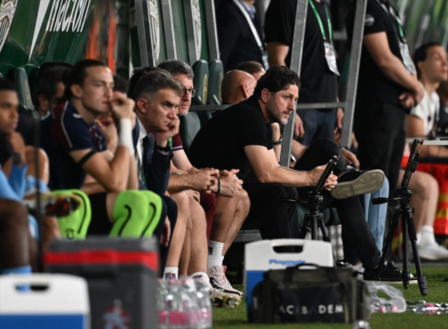 Fatih Tekke'nin üzgün halini gören Trabzonspor taraftarı dayanamadı