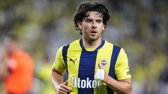 Fenerbahçe'den taraftara Şampiyonlar Ligi hediyesi! Ferdi Kadıoğlu geliyor