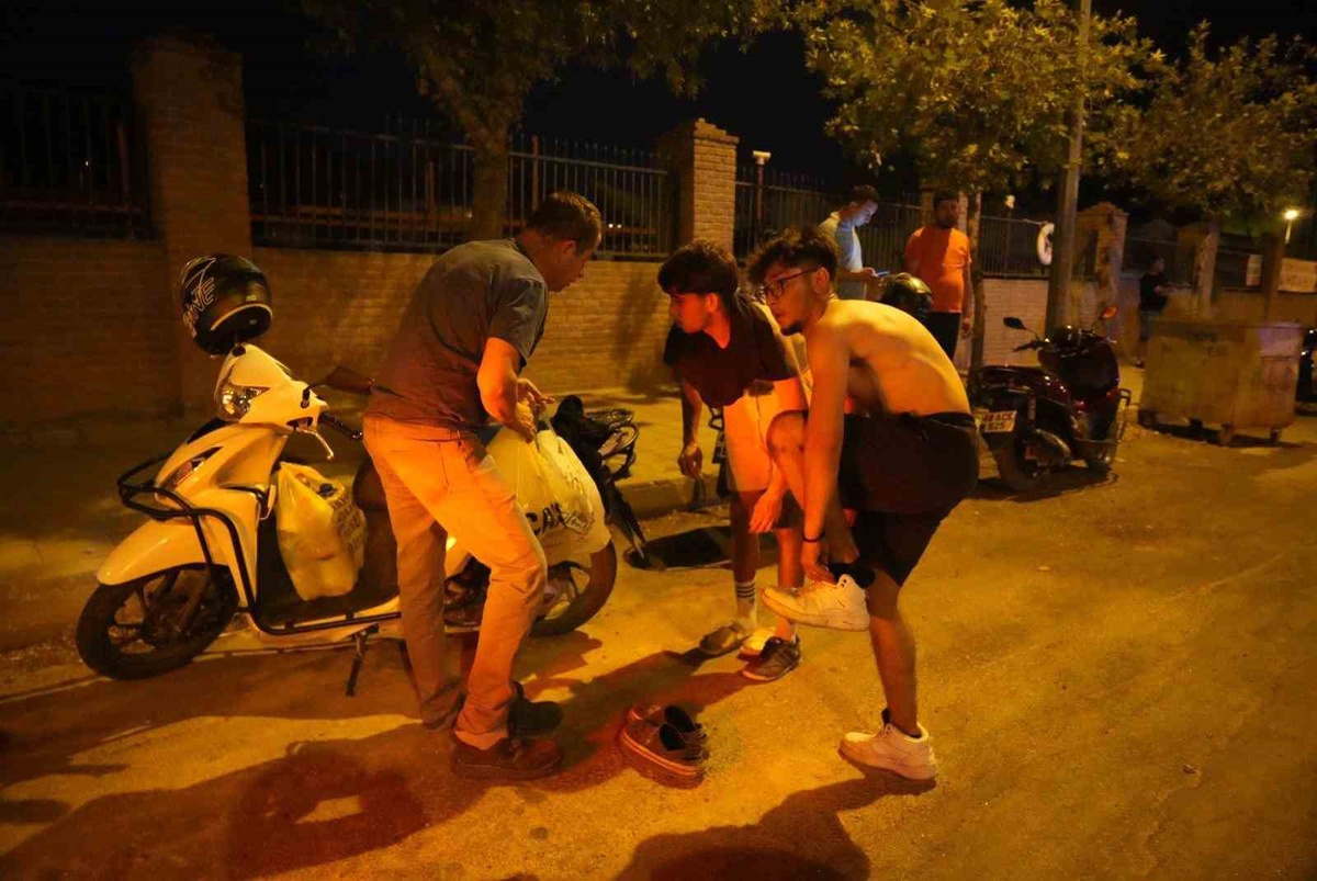 Fethiye'de Yangınla Mücadeleye Vatandaş Desteği