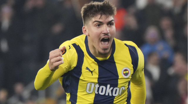 Galatasaray'dan Fenerbahçe'ye yılın transfer çalımı! Masaya oturdular