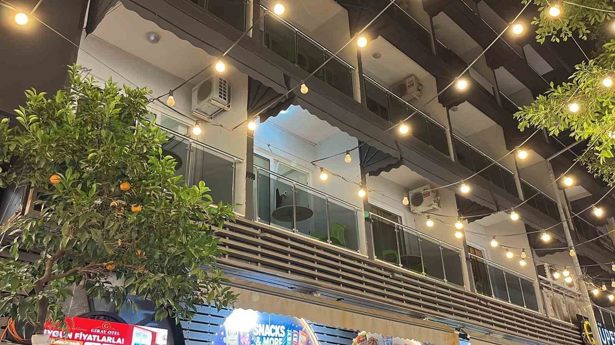 Alanya'da İsveçli Turist Otelde Ölü Bulundu