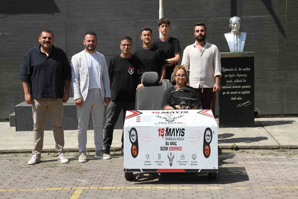 Öğrenciler Hurda ile Elektrikli Araç Üretti