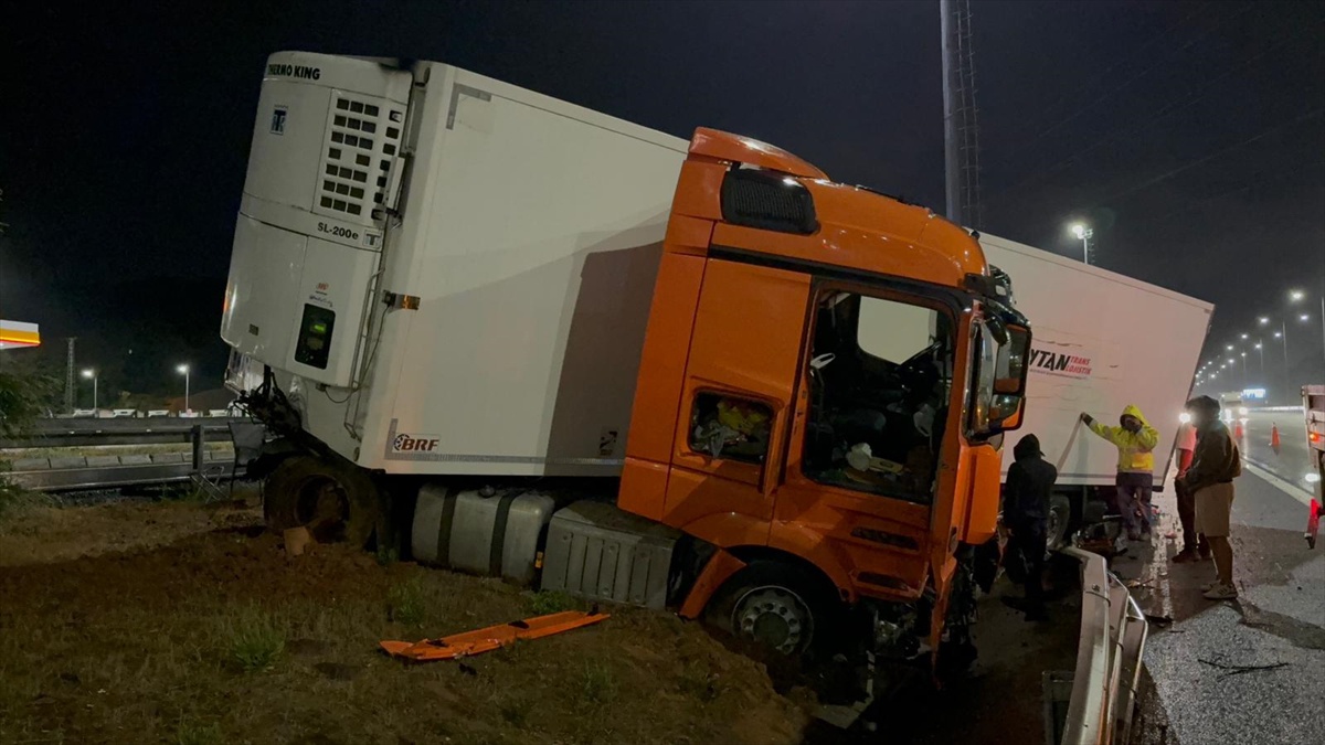 İstanbul'da Sağanak Yağış Trafiği Olumsuz Etkiledi