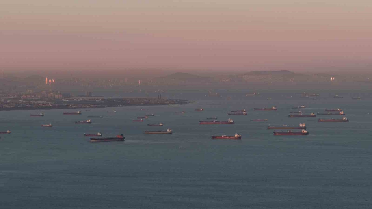 İstanbul Kıyılarında Tanker Yoğunluğu
