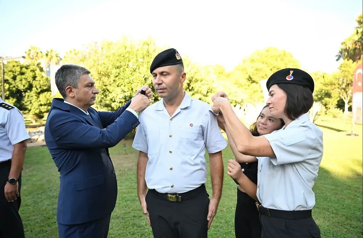 Rütbe Terfisi Evlilik Yıl Dönümüne Dönüştü