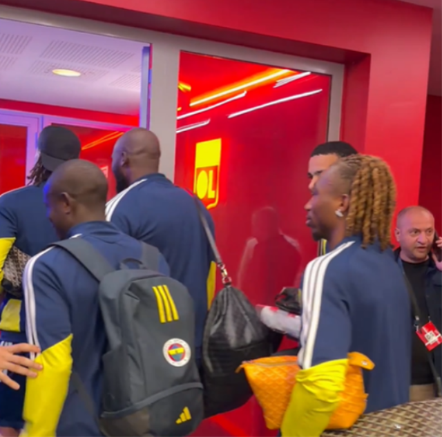 N'Golo Kante yine taraftarı mest etti