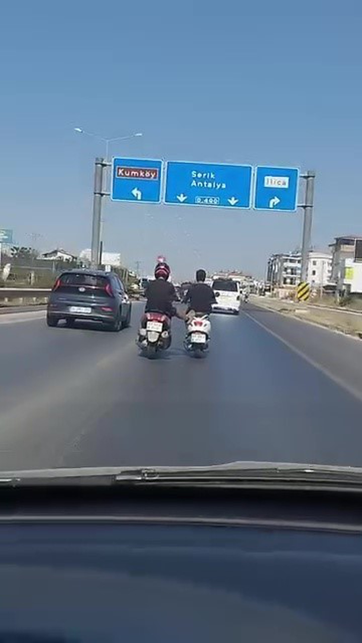 Manavgat'ta Tehlikeli Motosiklet Yolculuğu