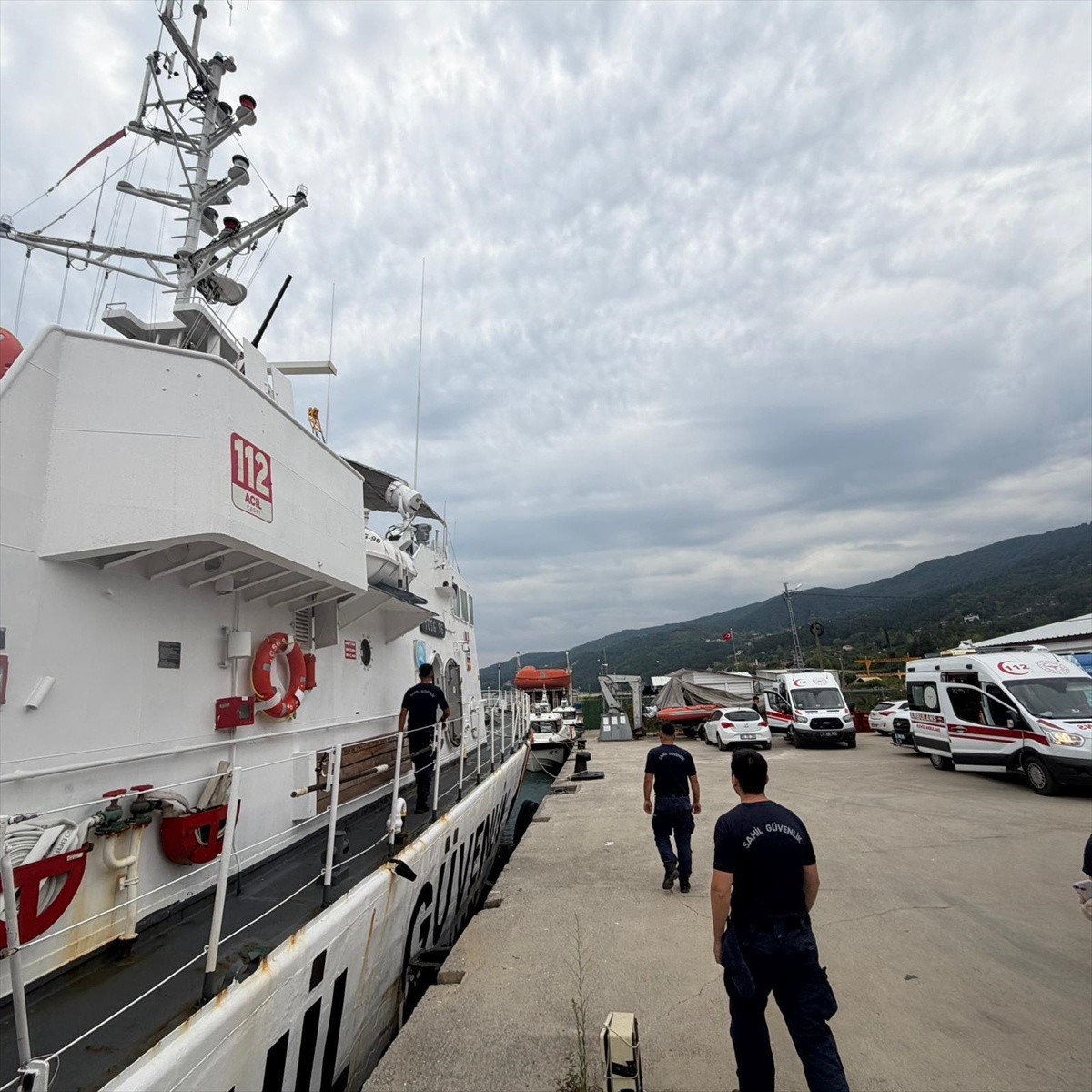 Doğanyurt'ta Ticari Gemiden 13 Kişi Tahliye Edildi