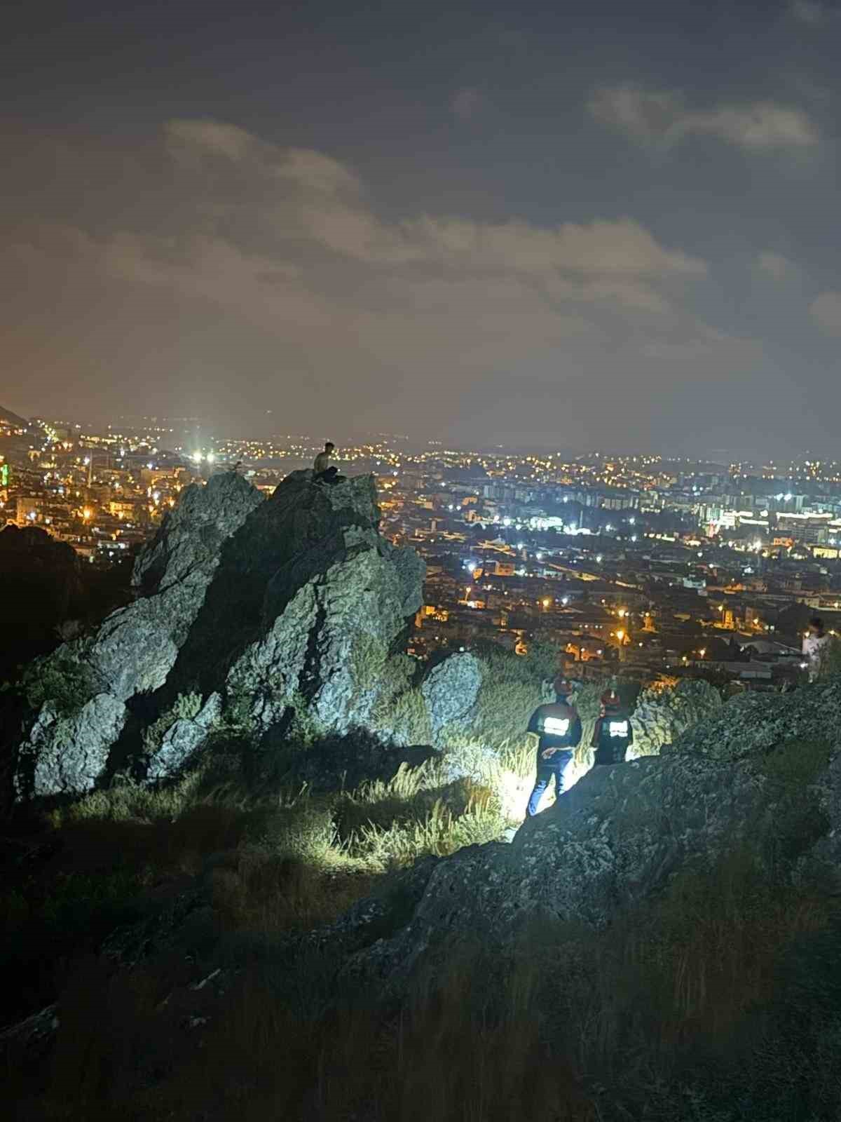 Hatay'da Dağda Mahsur Kalan Şahıs Kurtarıldı