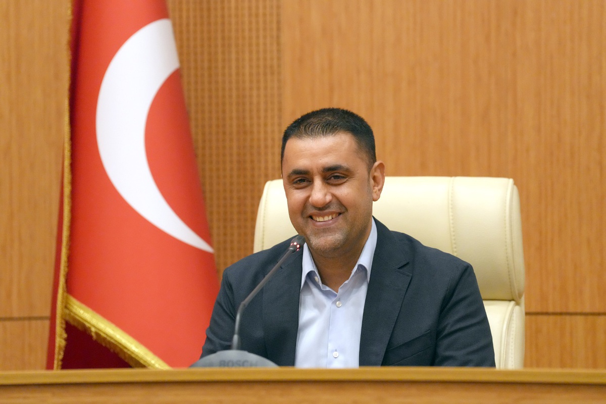 Çukurova Belediye Başkanı Kozay: '30 Ağustos, bağımsızlık tutkusunun zafere dönüştüğü gündür'