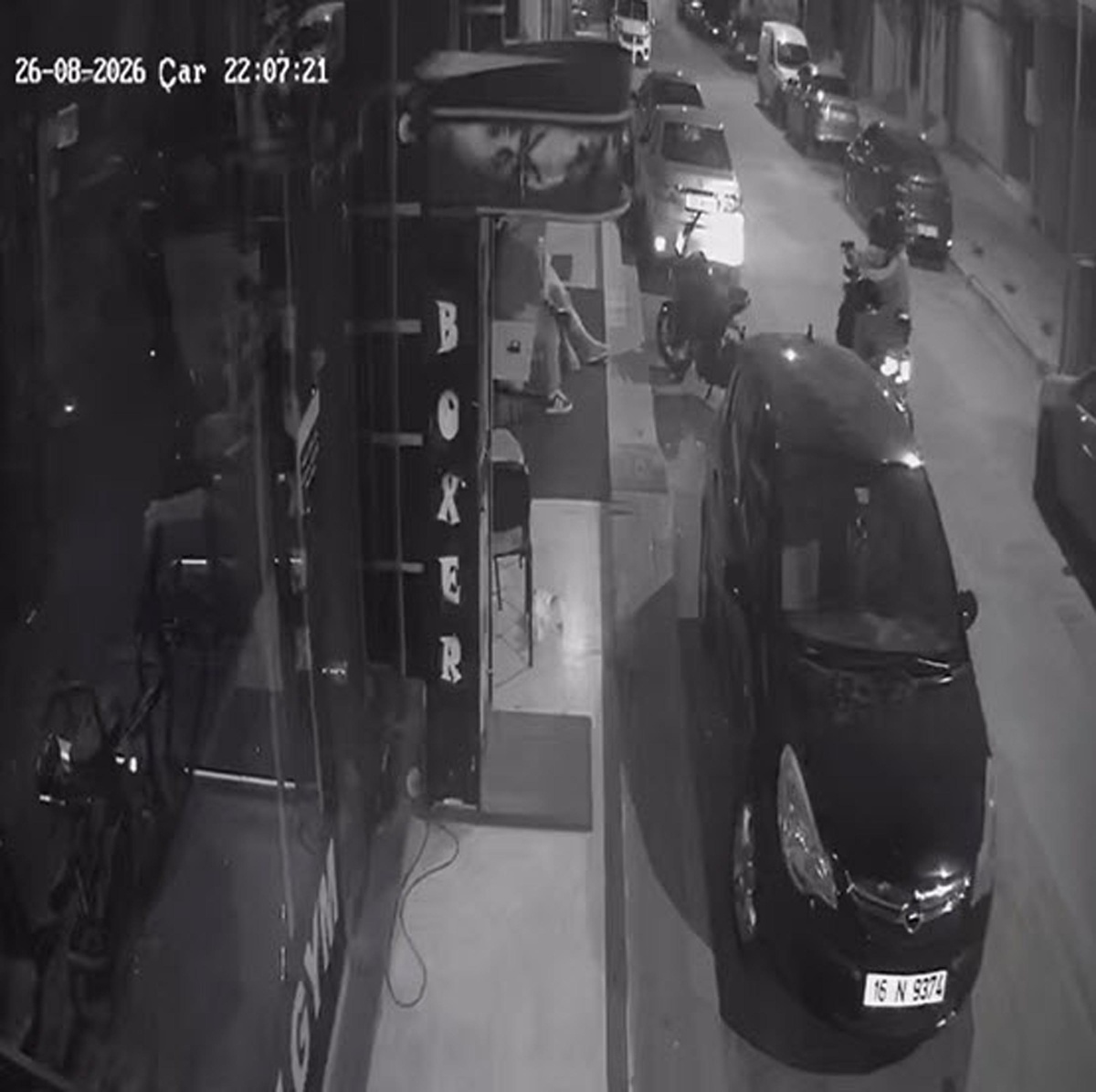 MMA Şampiyonuna Silahlı Saldırı