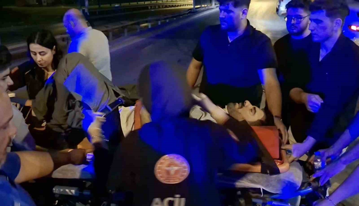 Bursa'da Kaza: Direğe Çarpan Sürücü Yaralandı