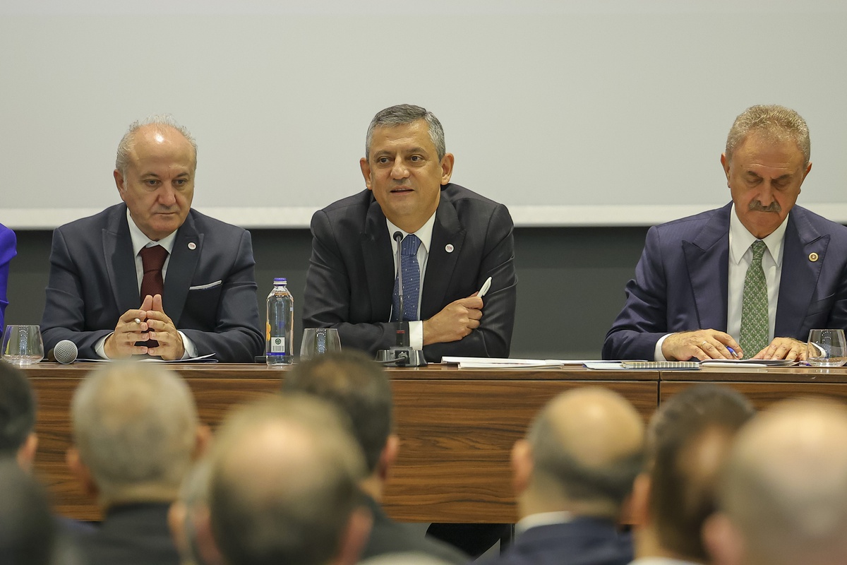 Özgür Özel, Kocaeli'de Sanayicilerle Buluştu