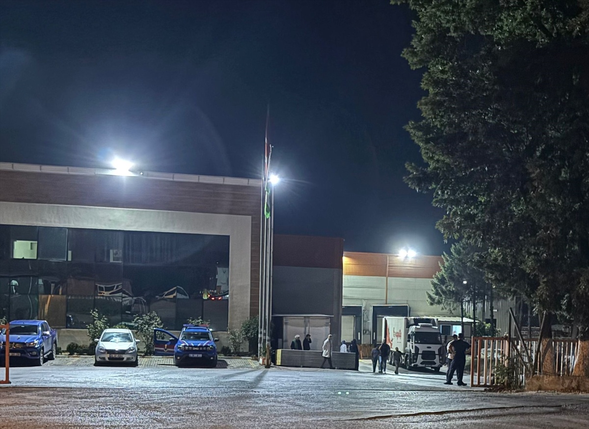 Kaynarca'da Gaz Sızıntısı: 15 İşçi Hastaneye Kaldırıldı