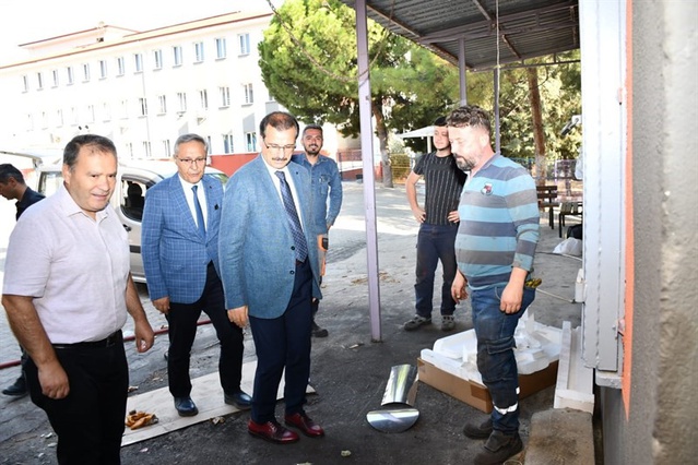 Salihli Kaymakamı okullarda incelemelerde bulundu