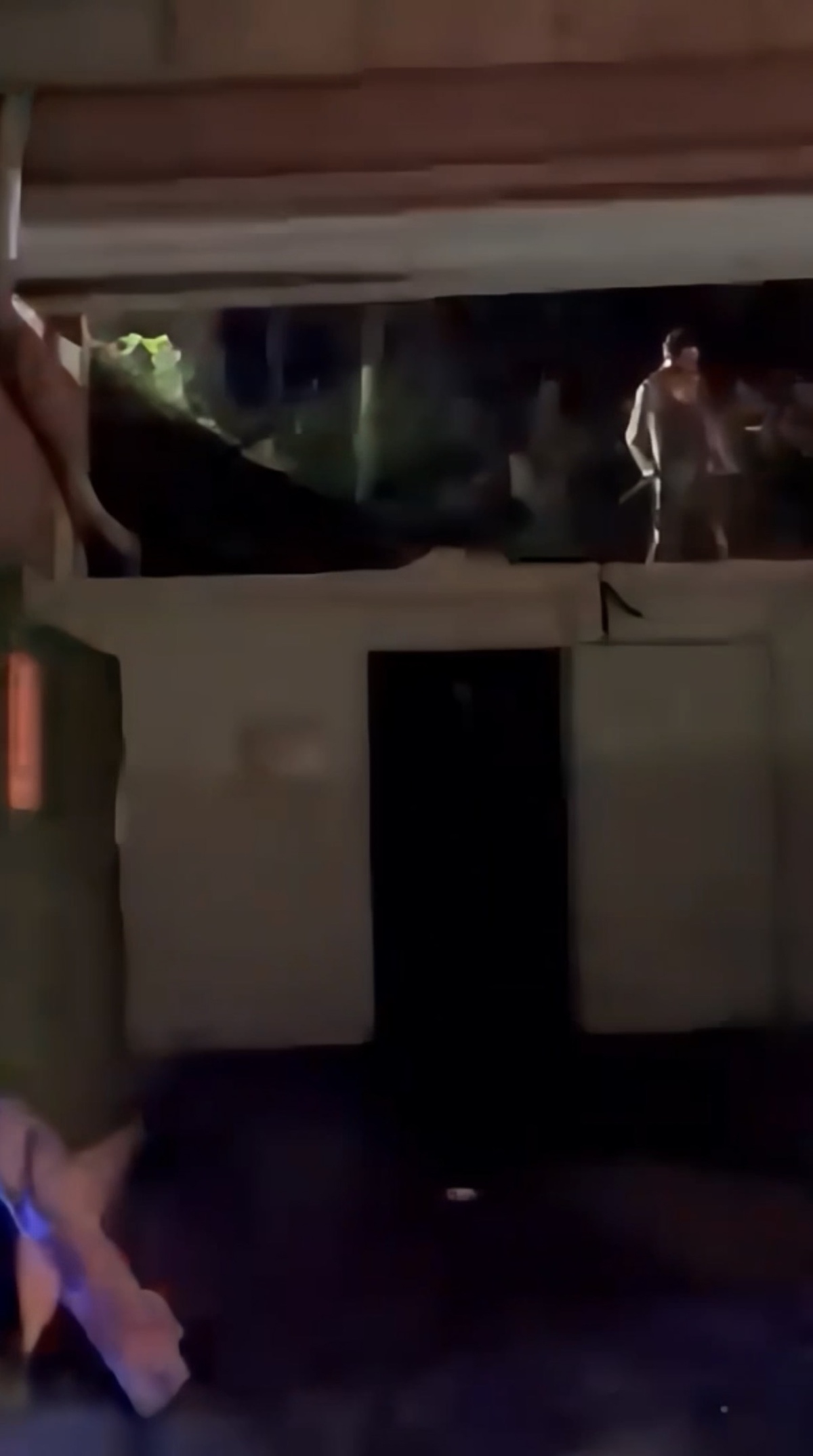 Hastanede Skandal: Polis Yaralandı