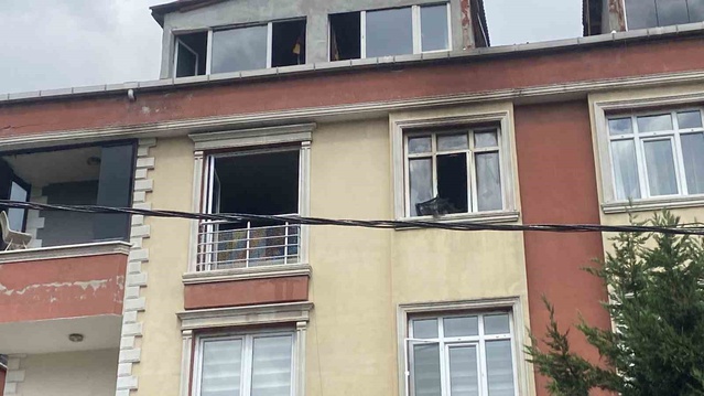 Sultangazi'de Yangın Paniği: Evi Sardı