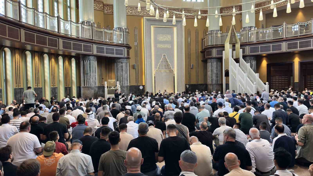 Taksim Camii'nde Şehitler için Mevlit