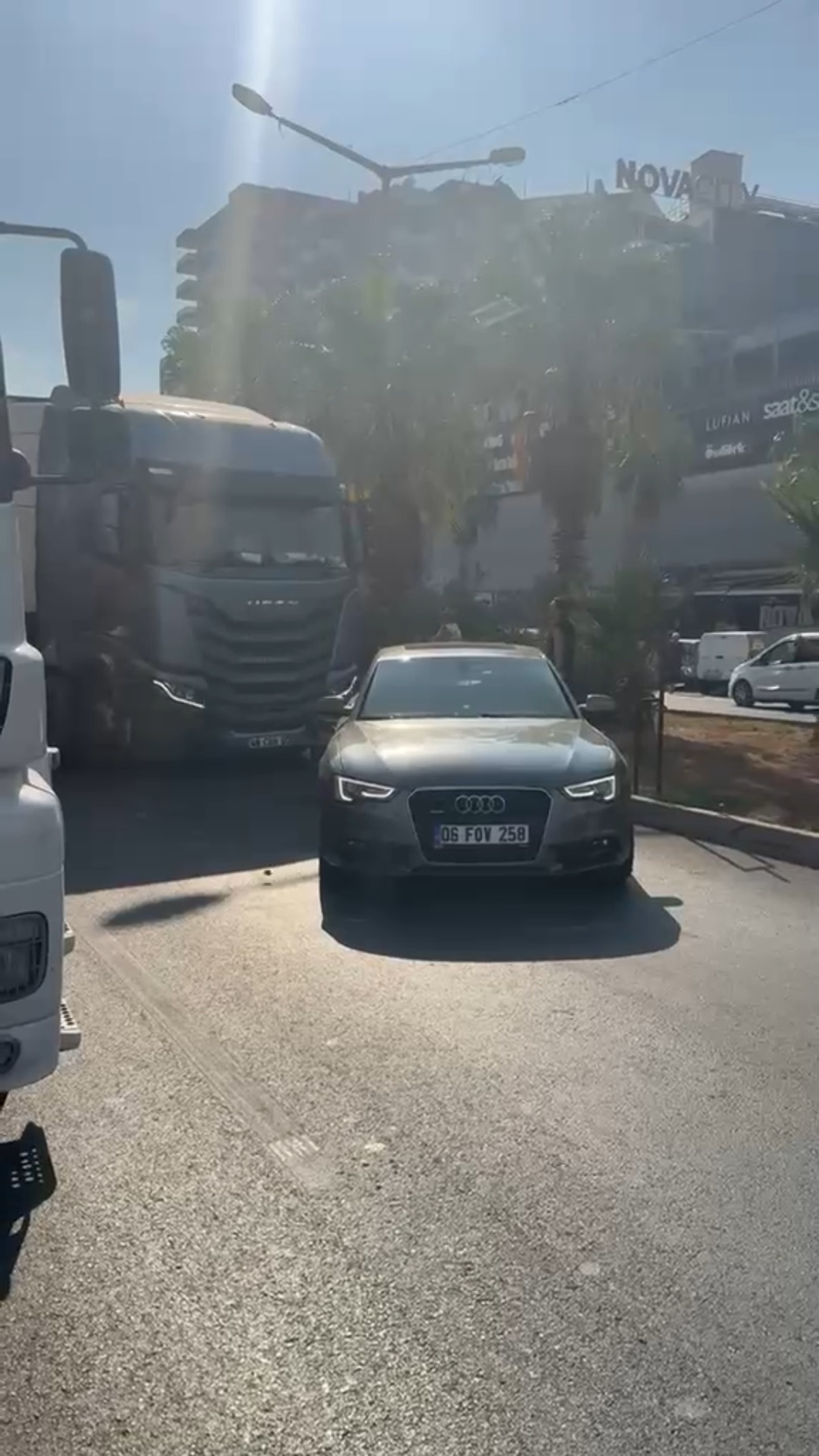 Trafikte Taşla Saldırıya 180 Bin Lira Ceza