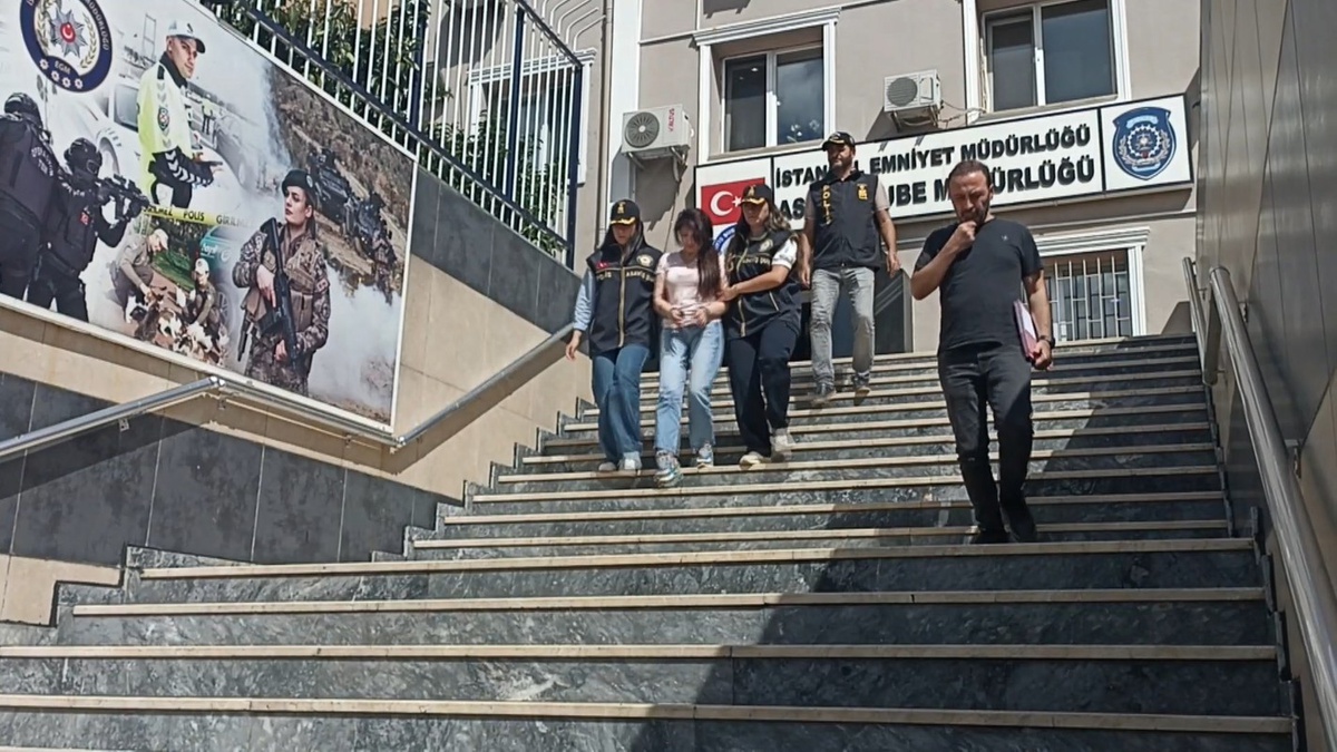 Ponzi Mine Kadıköy'de Yakalandı