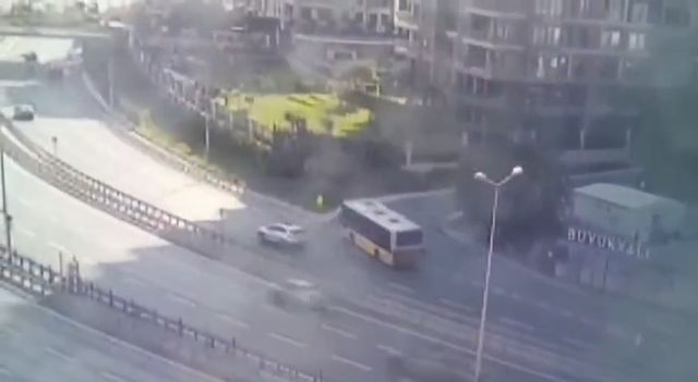 Zeytinburnu'ndaki İETT otobüsü kazasında can kaybı 2'ye yükseldi