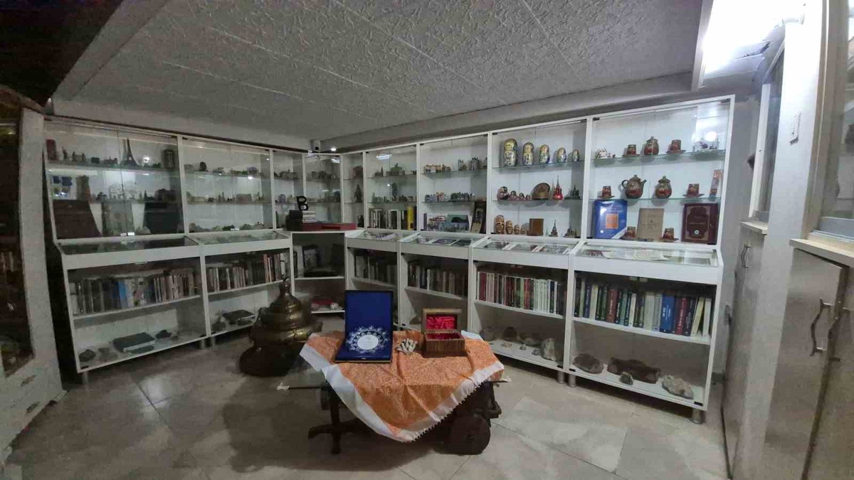 Uzman Doktorun Tarihi Eşya Koleksiyonu