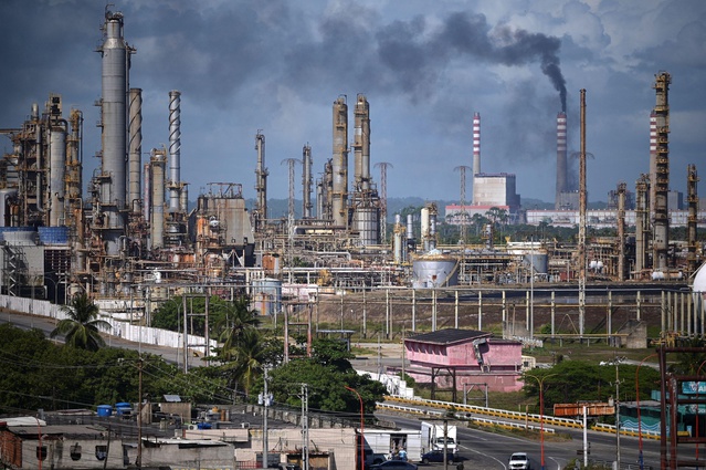 Trump Venezuela'nın Petrol Rezervlerini Kontrol Edecek