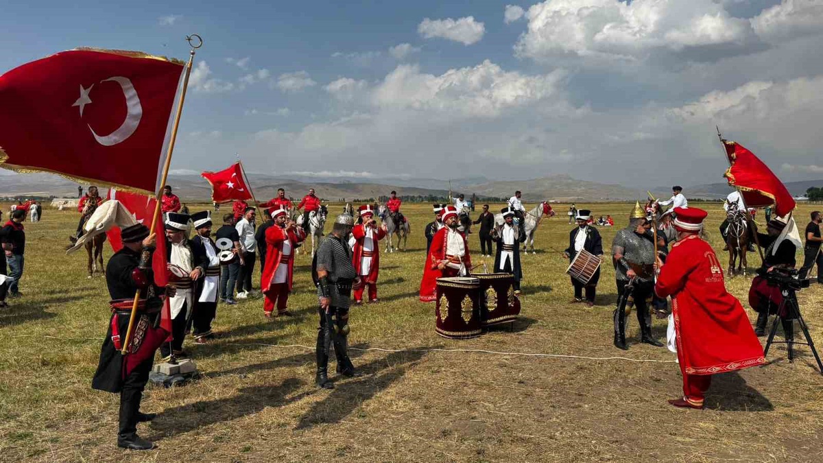 Ağrı'da Mahalli At Yarışları Yeniden Başladı