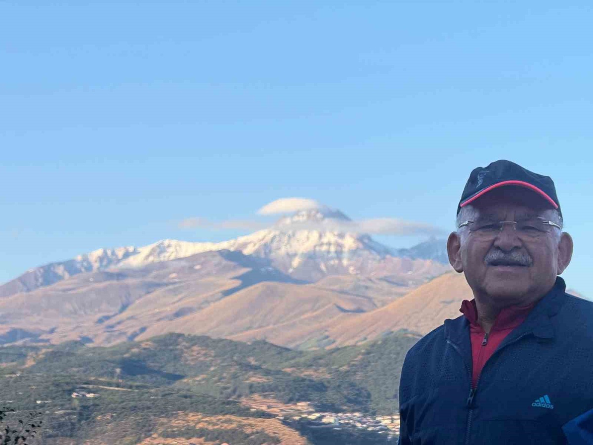 Başkan Büyükkılıç, Erciyes’e kar yağdığını duyurdu