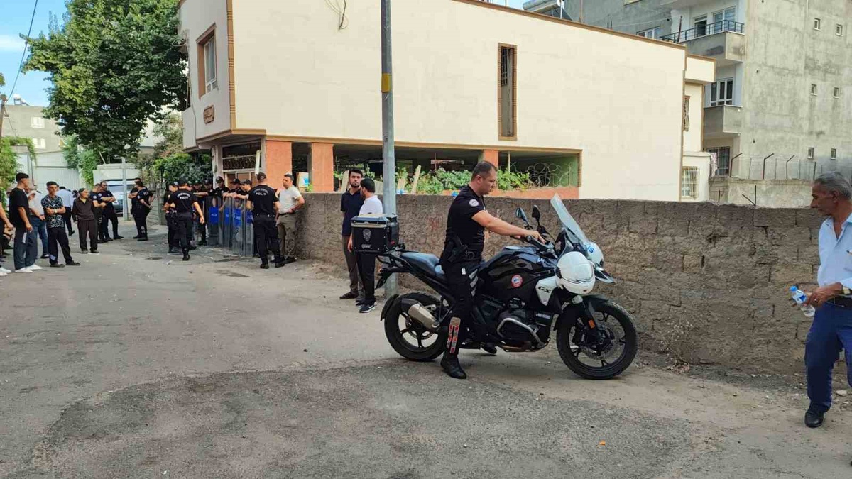 Batman'da Annelerini Öldüren Şahıs Teslim Oldu