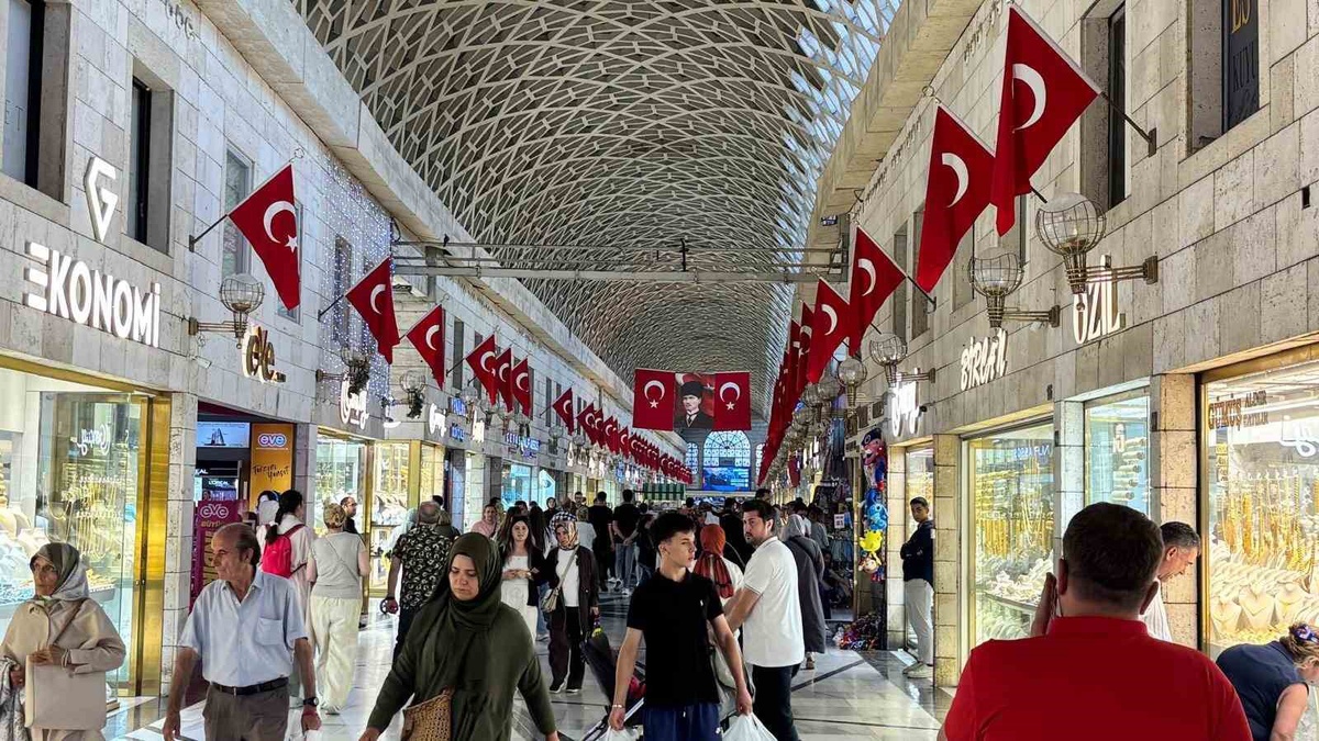 Kapalı Çarşı Zafer Bayramı'na Hazır