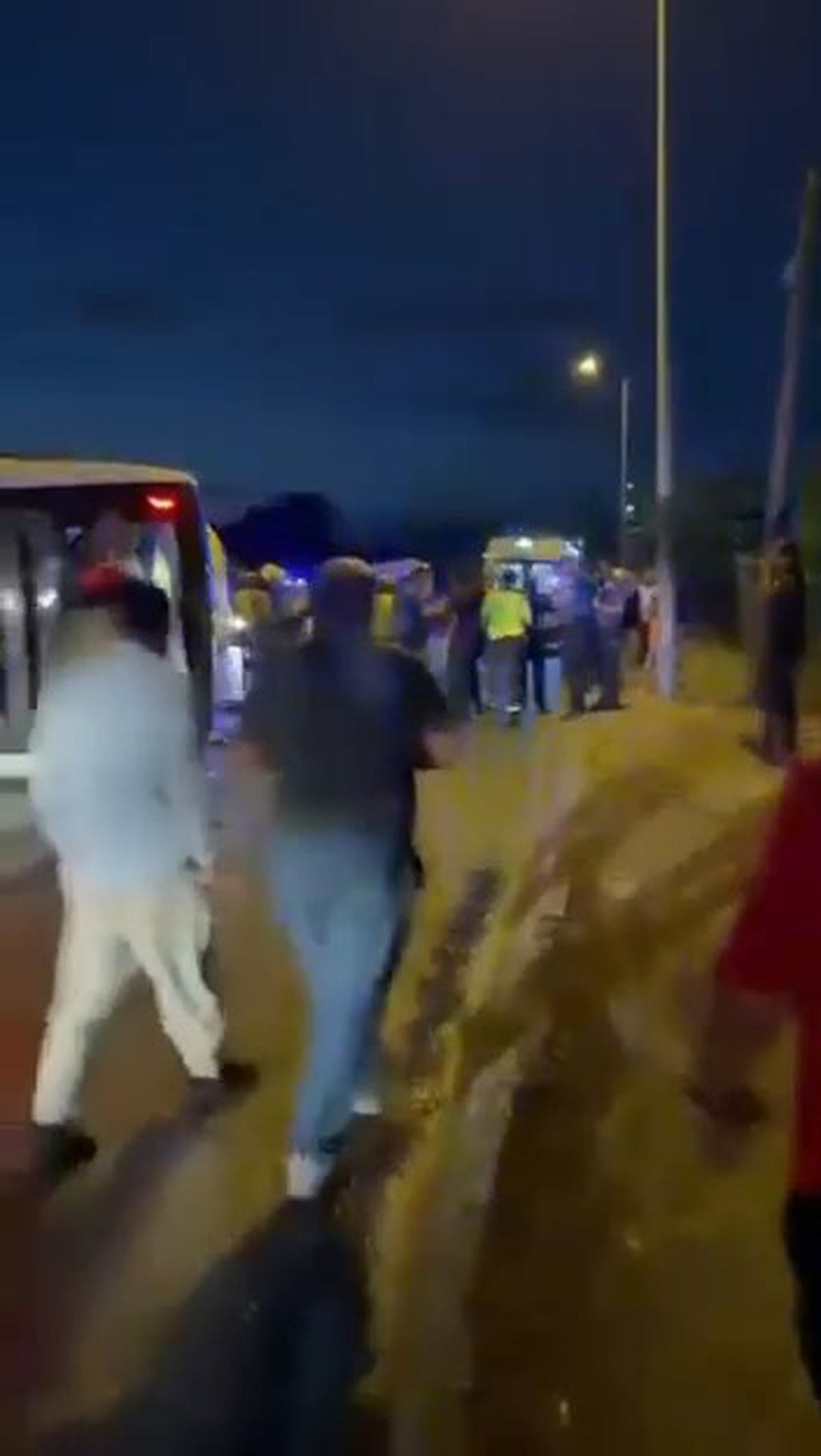 Büyükçekmece'de Servis Otobüsü Devrildi: 18 Yaralı