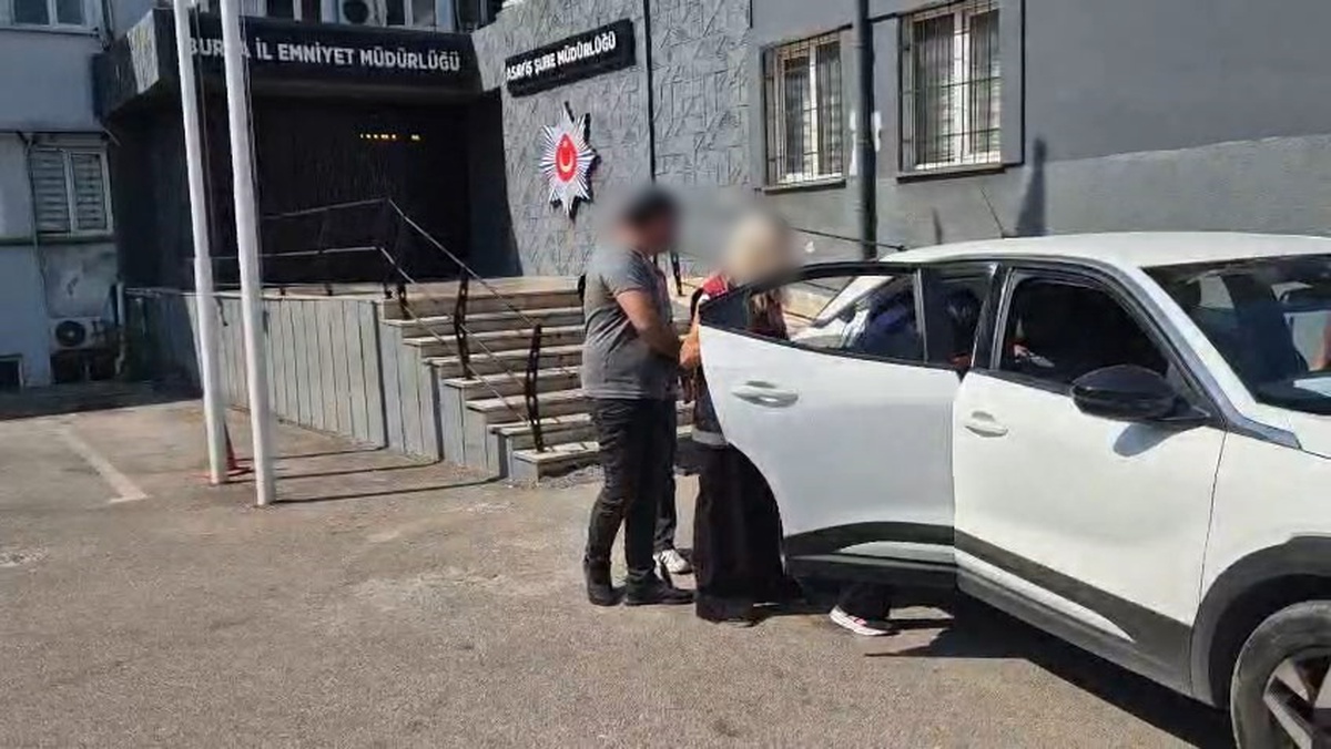 Bursa'da 440 Paket Sigara Hırsızlığı