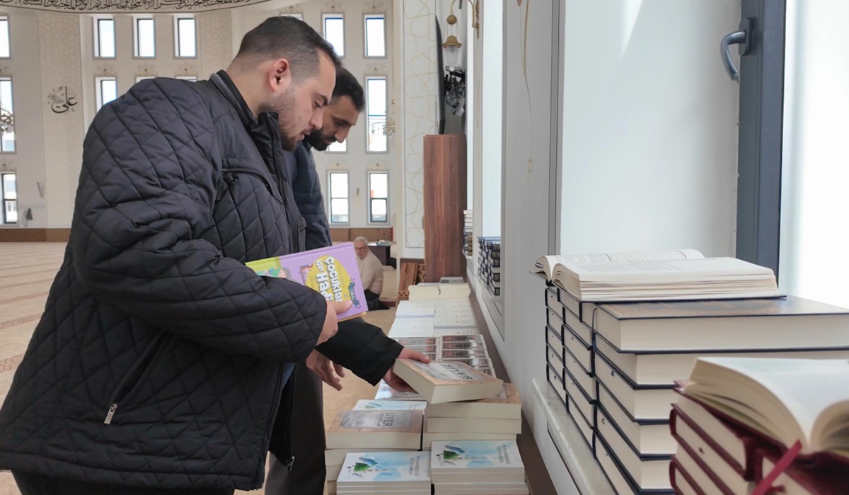Erzurum'da Okuma Hareketi: 5 Bin Kitap Dağıtıldı