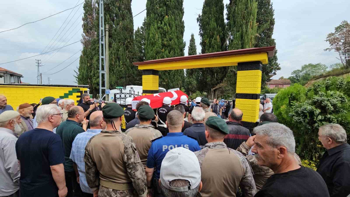 Emekli Baş Polis Şevki Akdemir Son Yolculuğuna Uğurlandı