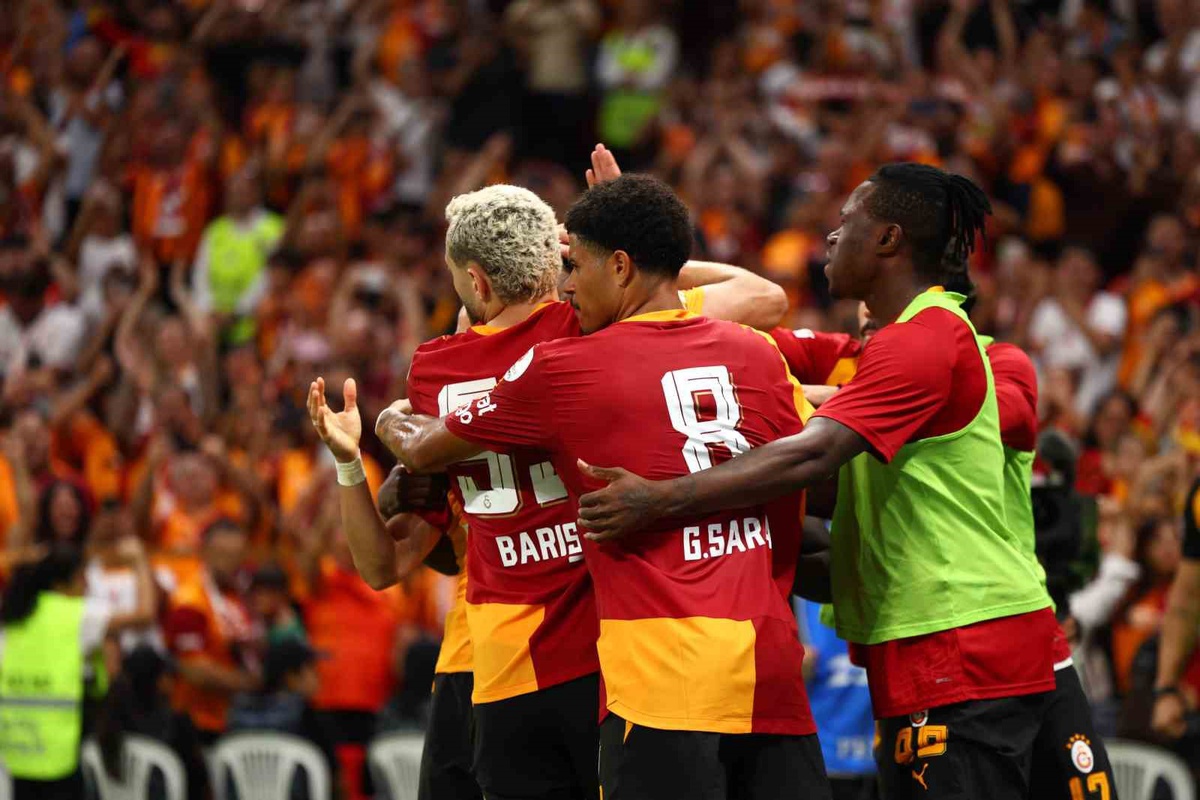Galatasaray, Göztepe'yi 3-2 Yenerek Lider Oldu