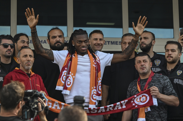 Galatasaray'ın yeni transferi Rafael Leao, İstanbul'da! İşte ilk sözleri
