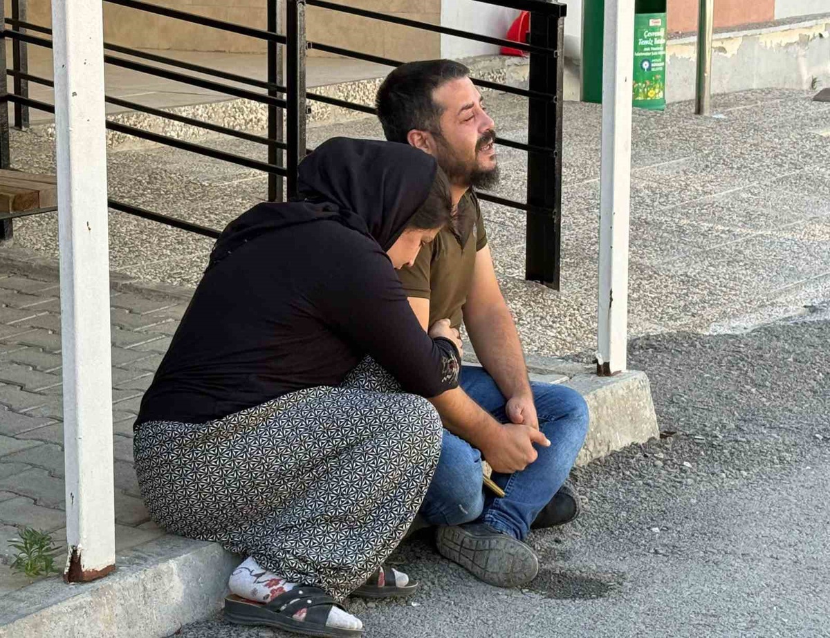 Geri manevra yapan baba, ölümüne sebep olduğu bebeğinin cenazesini gözyaşları arasında teslim aldı