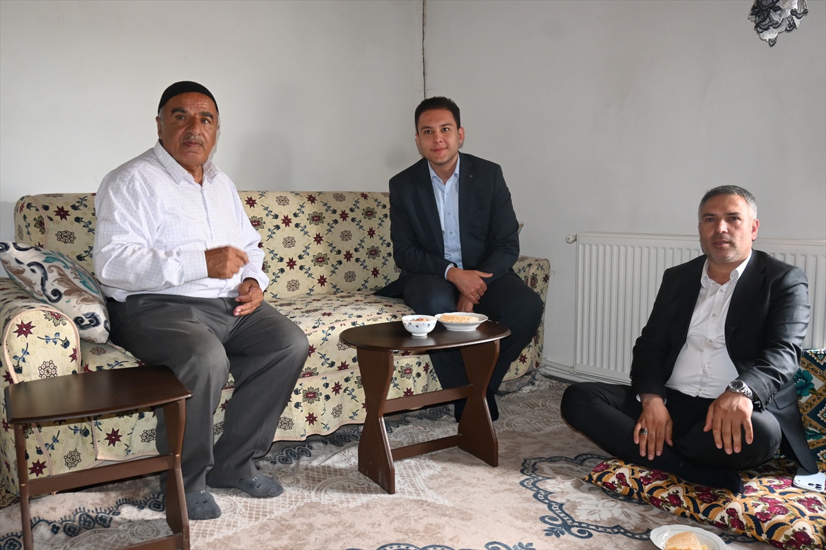 Kaymakam Öztürk, Köy Sakinleriyle Buluştu