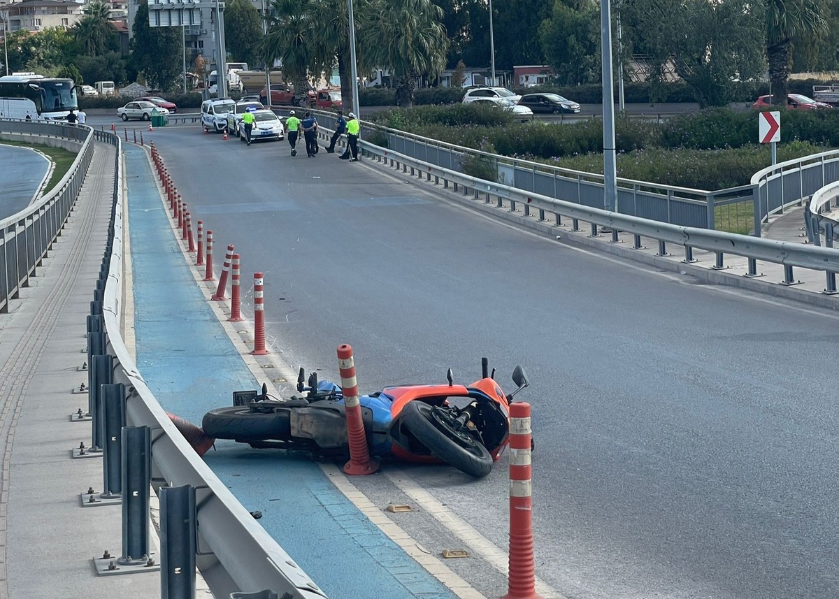 Bayraklı'da Motosiklet Kazasında Genç Kız Hayatını Kaybetti