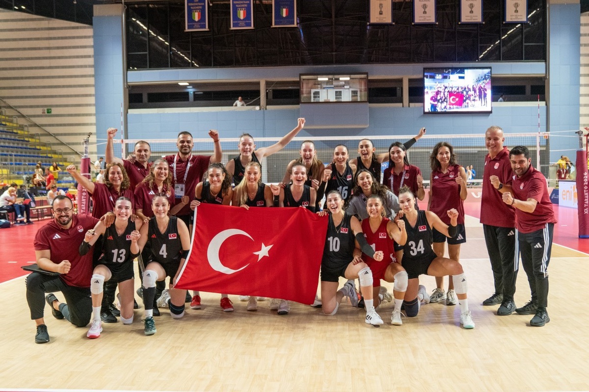 Kadın Voleybol Takımı Finale Yükseldi